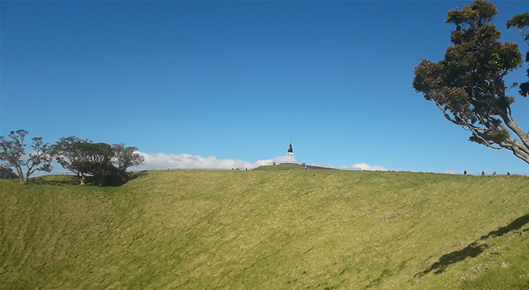 Coast to Coast Path (Grafton to Maungakiekie) – Looking towards the highest point of Maungawhau summit.
